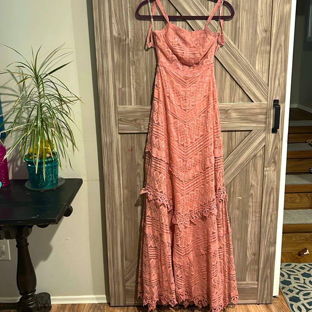NWOT Lulu’s Blush Pink Lacey Backless Dress